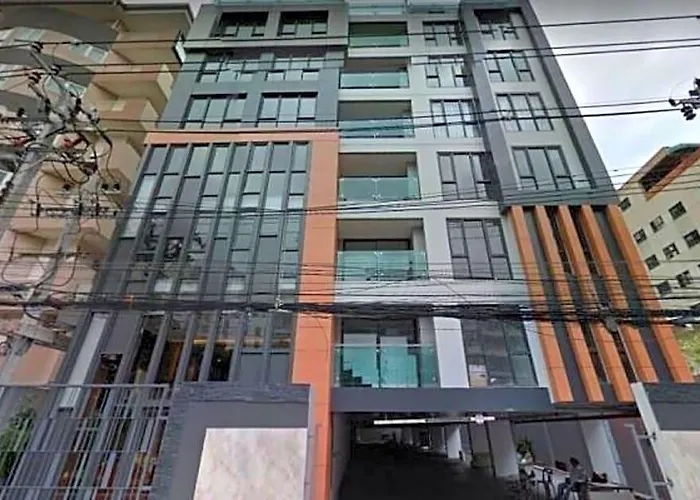 Dazzle Sukhumvit 7 4*