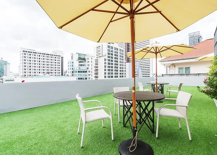 Dazzle Sukhumvit 7